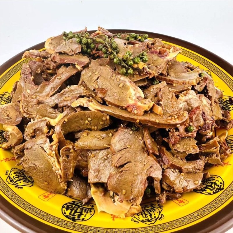 藤椒香辣猪心片批发，一袋起发三袋包邮全国发货送货上门