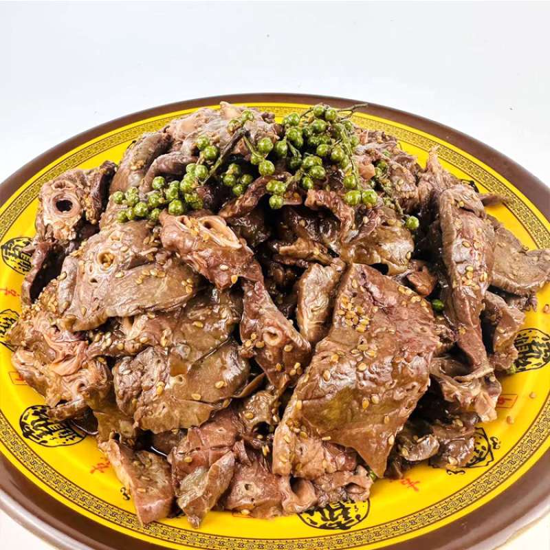 藤椒香辣猪肺片批发，一袋起发三袋包邮全国发货送货上门