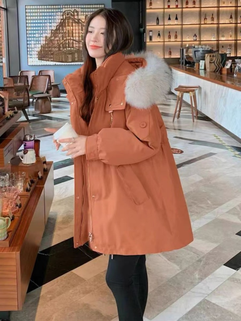 女士羽绒服400件左右，小整带杂，长短款，