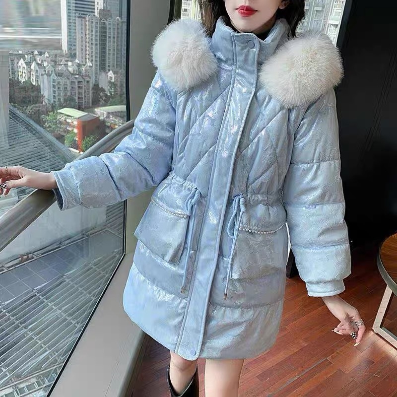 女士羽绒服400件左右，小整带杂，长短款，