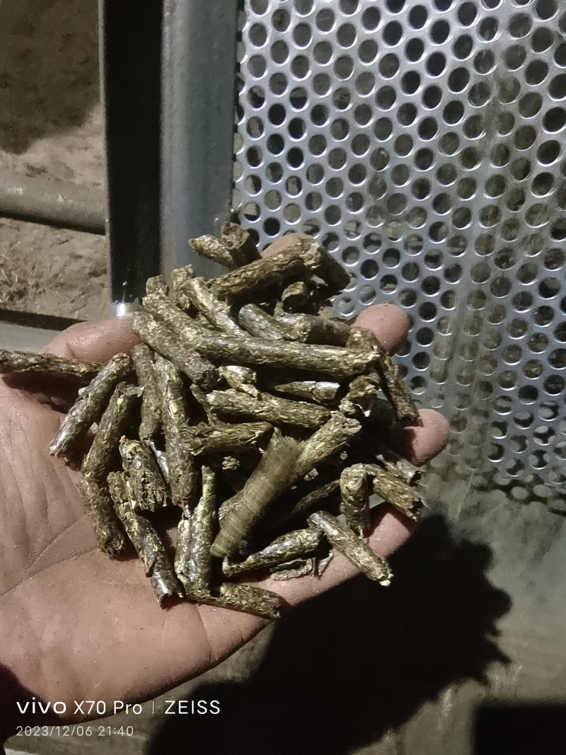 花生秧花生秧颗粒