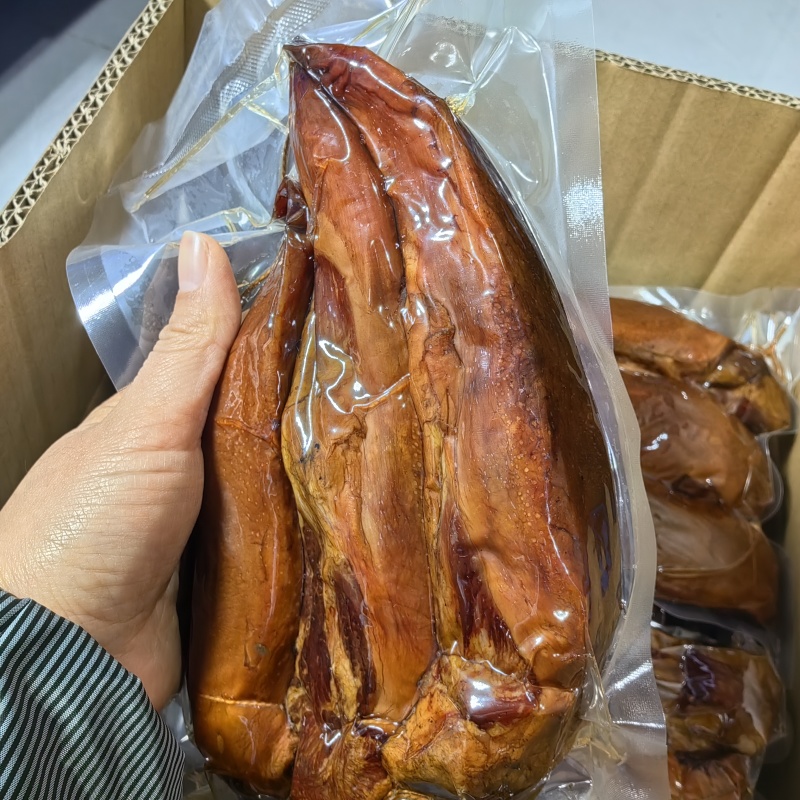 川味烟熏腊舌尖（腊肉香肠等一手货源直销）支持贴牌一件代发