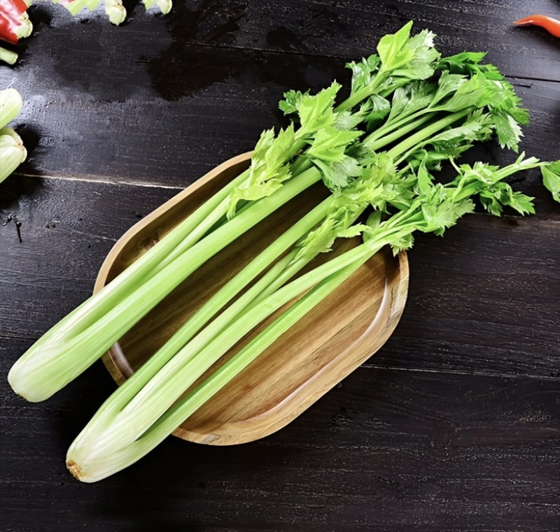 精品芹菜新鲜现发量大从优欢迎来电