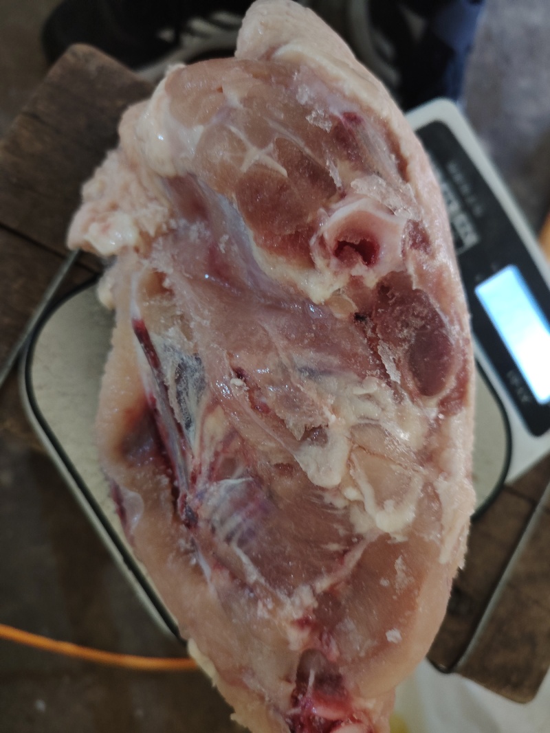 去脖鸡架肉多带叉骨软骨20斤一袋，36元