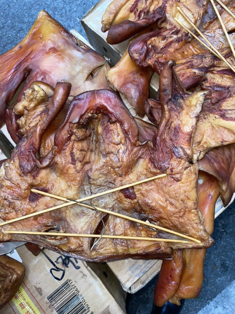 烟熏腊猪头皮（腊肉香肠源头工厂量大从优）