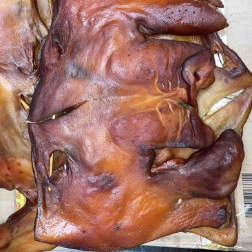 烟熏腊猪头皮（腊肉香肠源头工厂量大从优）