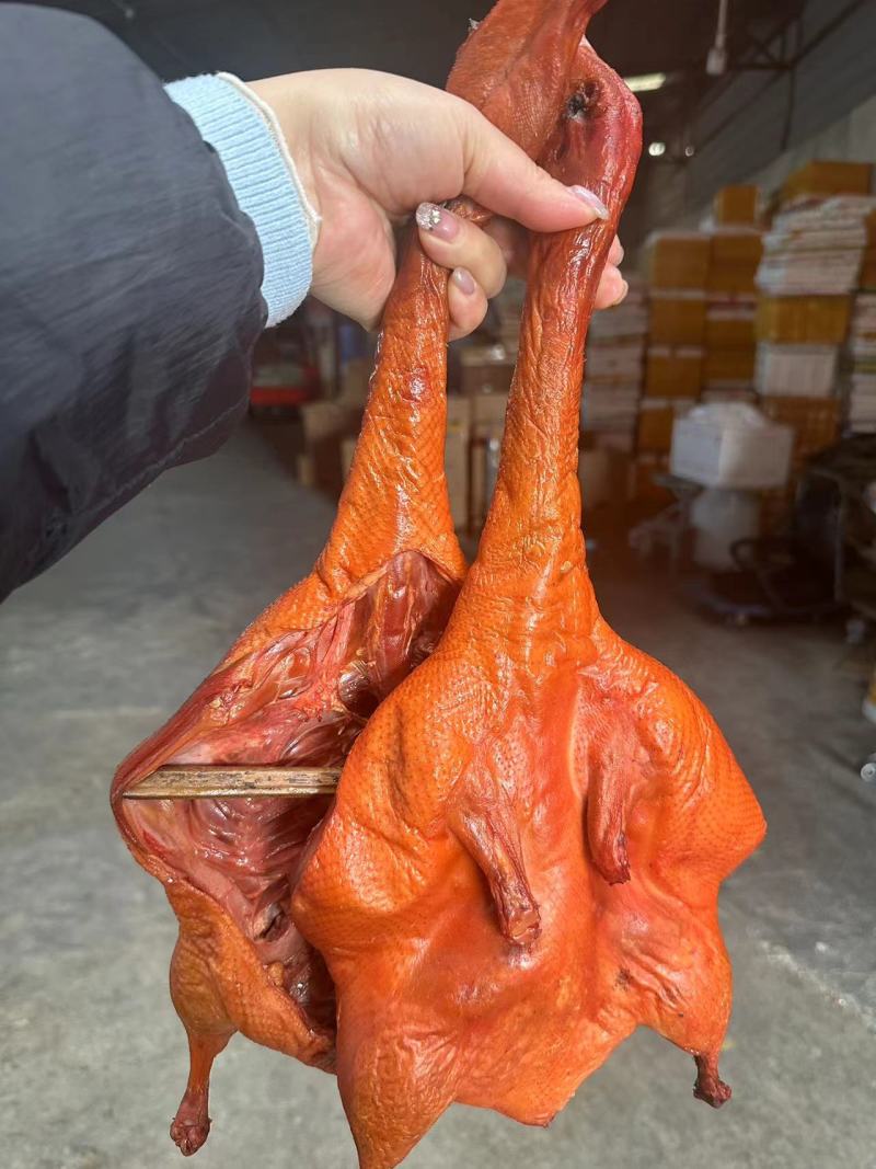 烟熏板鸭，厂家供应，品质保证，货源充足！！