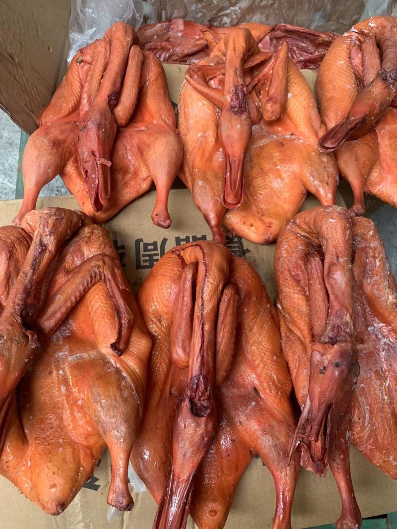 烟熏板鸭，厂家供应，品质保证，货源充足！！