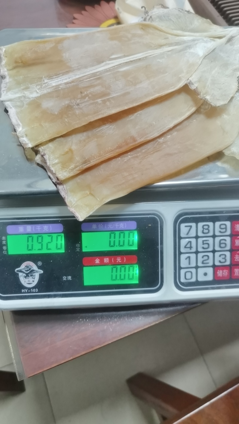 精品8-9成干大片鱿鱼干大量上市供应全国市场