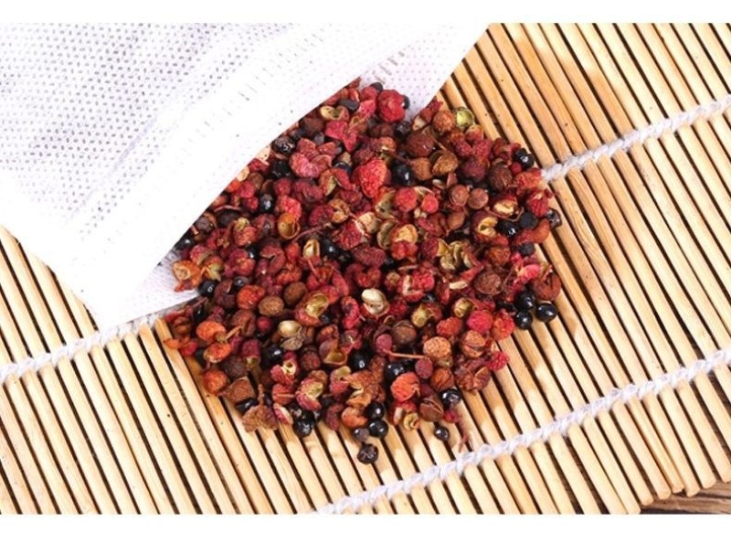 四川汉源正宗红花椒，颜色红，麻味促，品味证。