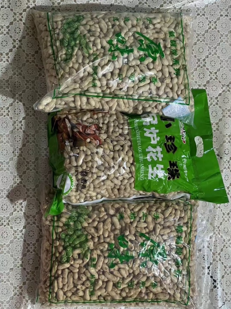 炒花生一件50斤，原味，五香，蒜香都有现货，来电咨询有优惠