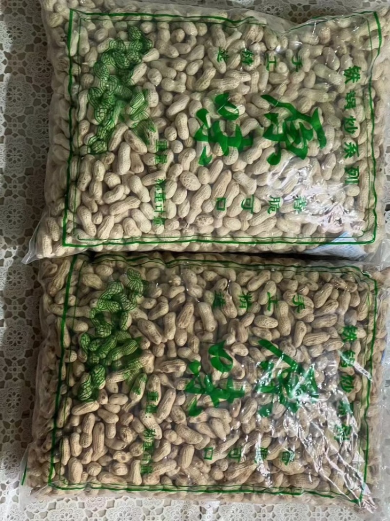 炒花生一件50斤，原味，五香，蒜香都有现货，来电咨询有优惠