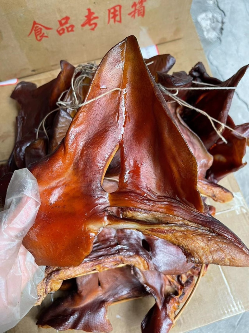 【腊肉】烟熏干腊猪耳（腊肉香肠批发一手货源量大从优）