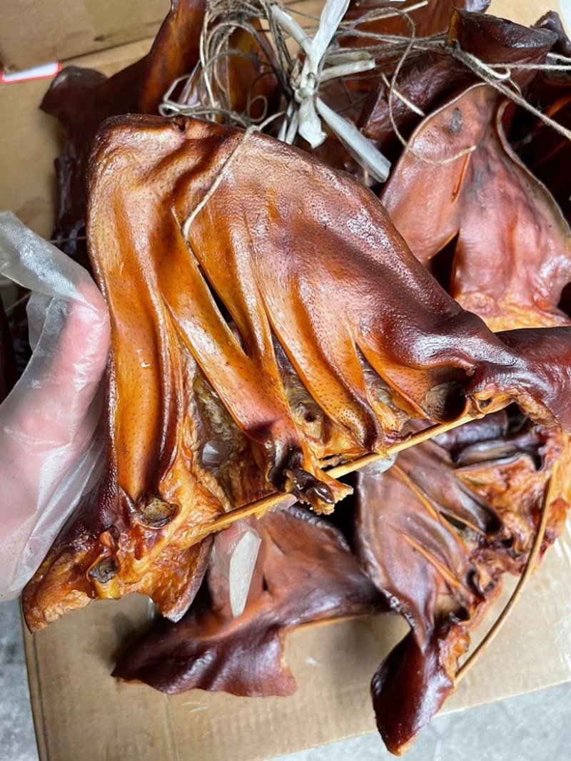 【腊肉】烟熏干腊猪耳（腊肉香肠批发一手货源量大从优）