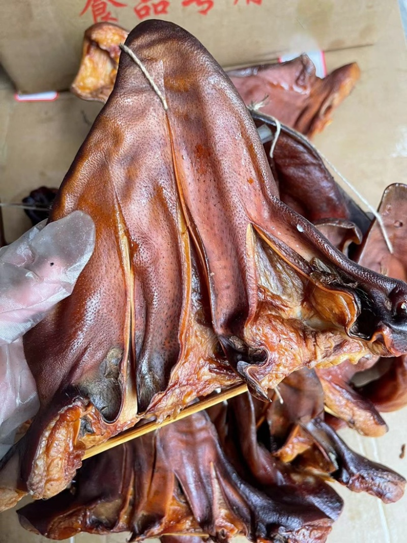【腊肉】烟熏干腊猪耳（腊肉香肠批发一手货源量大从优）