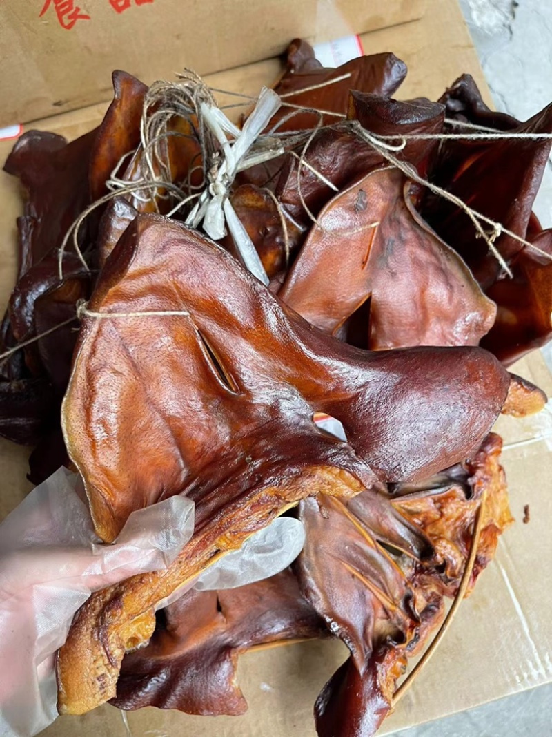 【腊肉】烟熏干腊猪耳（腊肉香肠批发一手货源量大从优）
