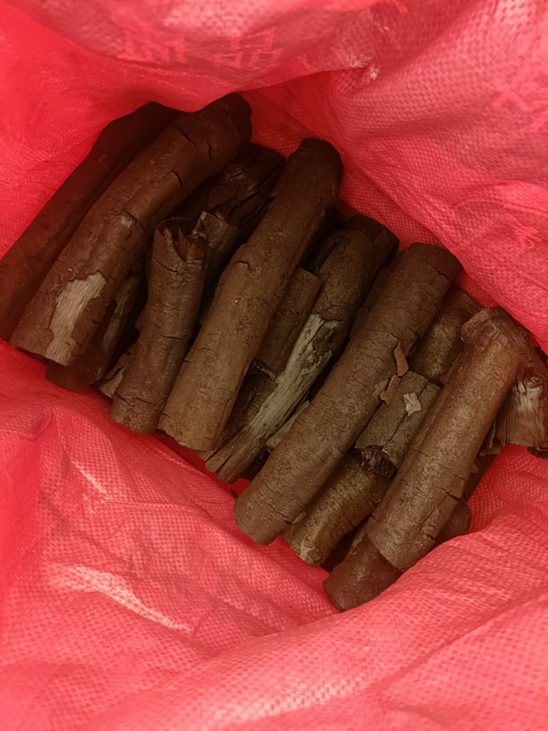 精品荔枝木炭2800一吨