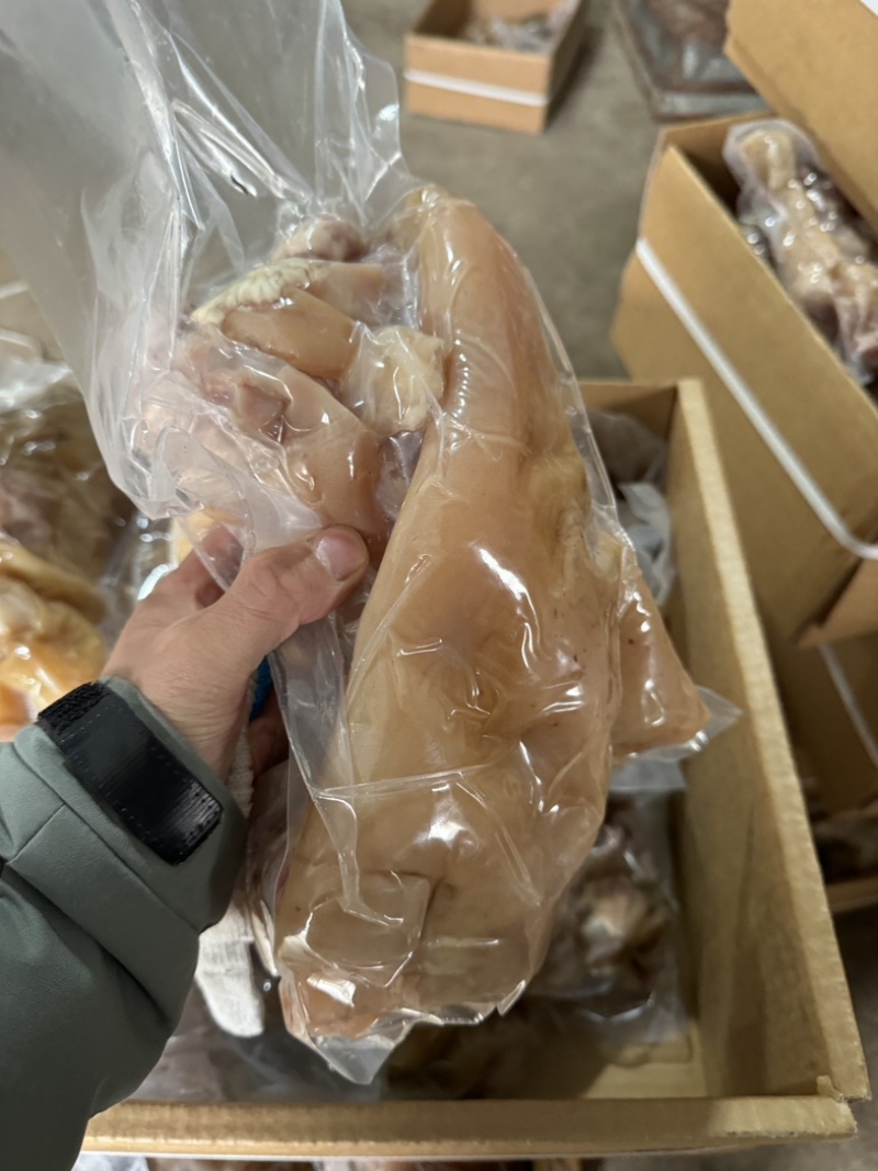 全熟牛蹄带火烧毛牛腿带筋全国冷藏运输牛蹄