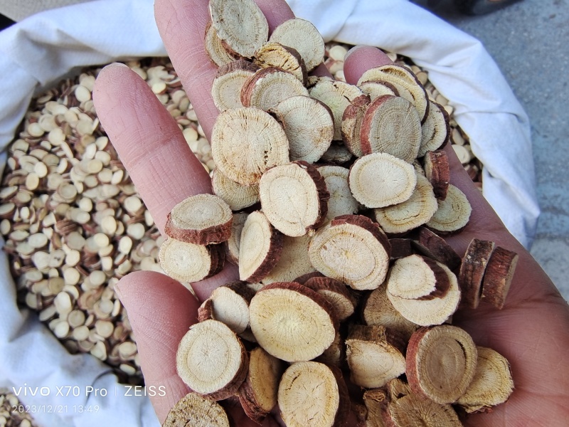 各种规格新疆甘草红皮甘草干货量大从优