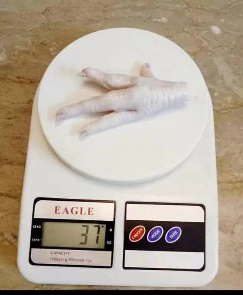 鸡爪，大量现货重30-40克量大从优欢迎电话联系