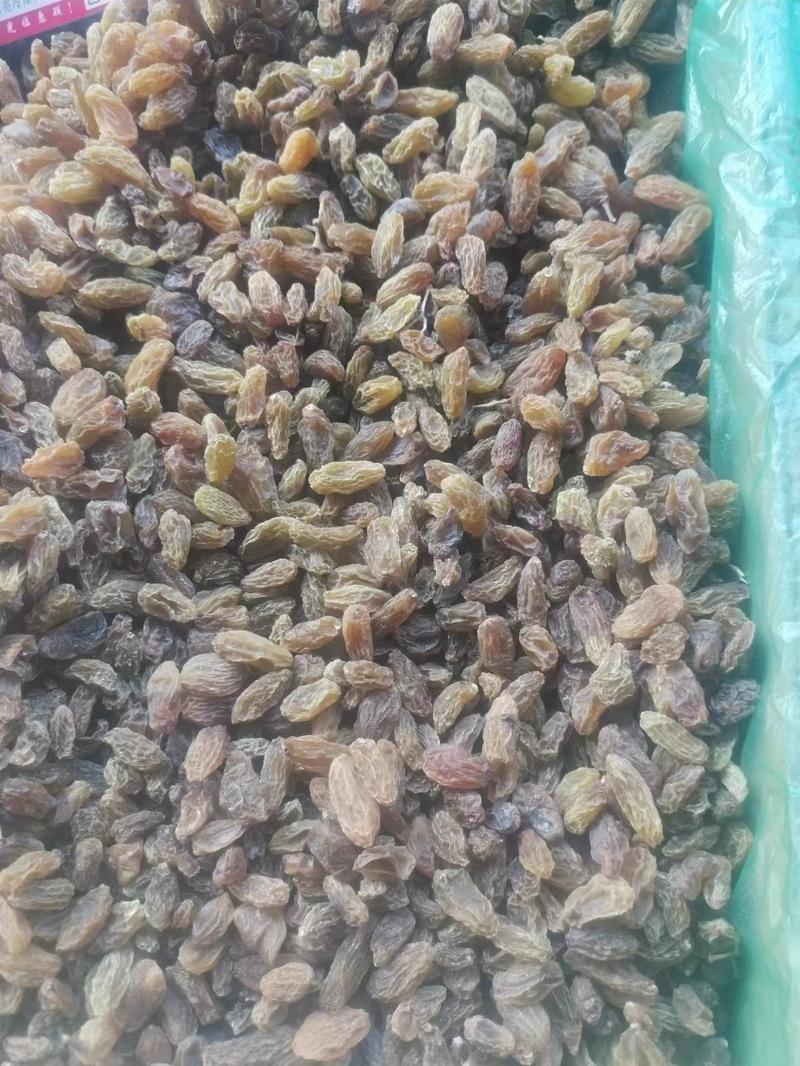 新疆葡萄干品种齐全吐鲁番特级无核葡萄干