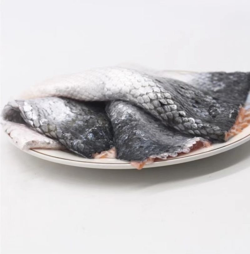 三文鱼皮，三文鱼褐色肉，三文鱼划水