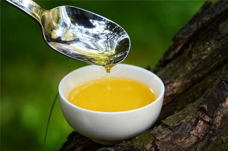 江西赣州正宗山茶油，口感纯正，品质保证，诚信经营欢迎致电