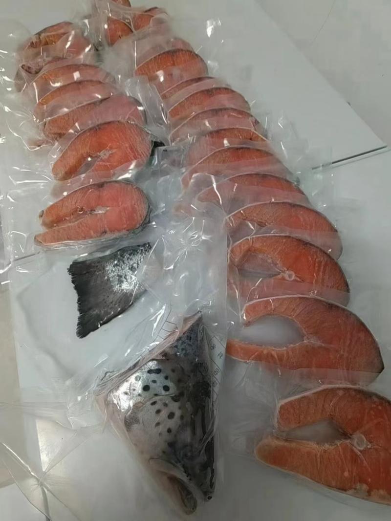 智利精品三文鱼，150克定重，味道鲜美，品质保证欢迎来电