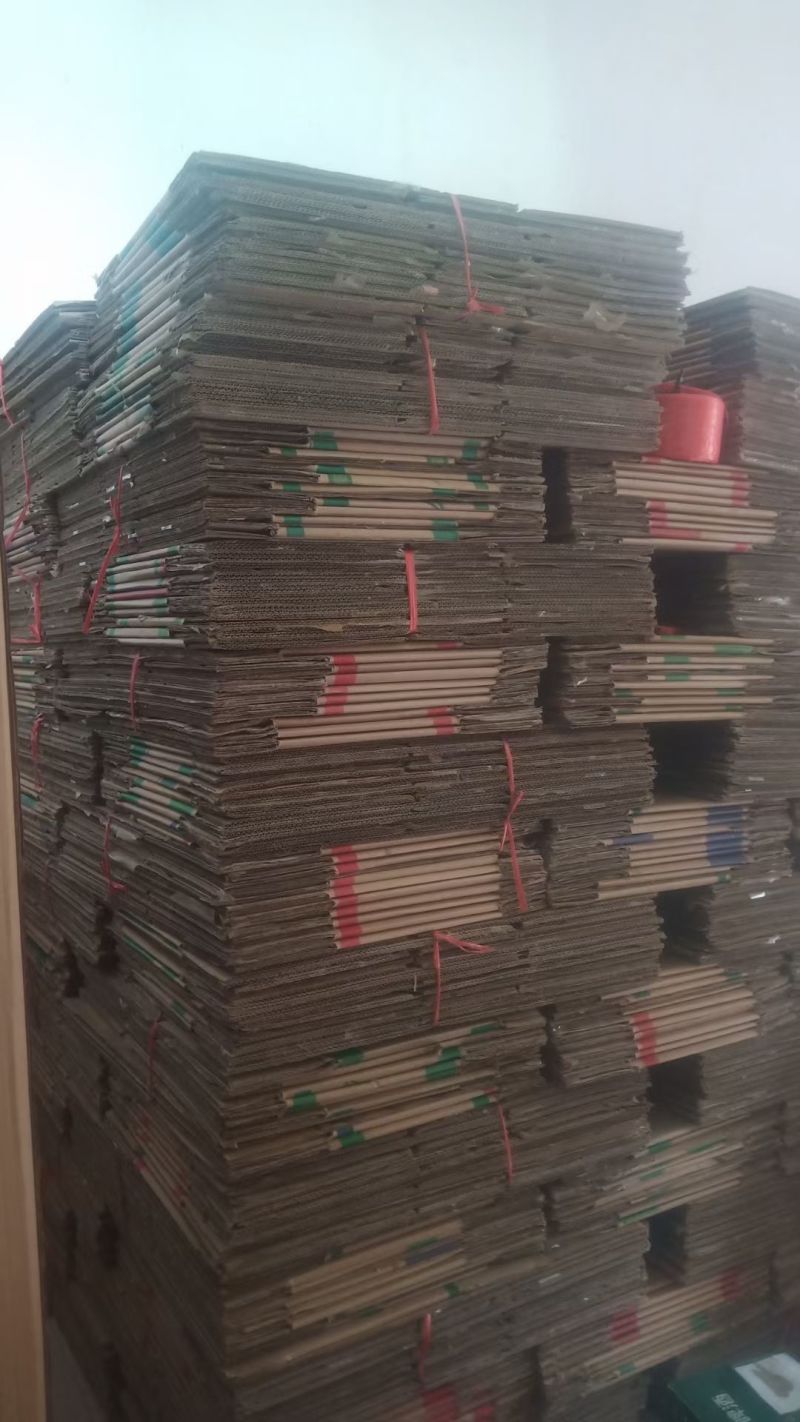 出售新香蕉箱子，长年大量出售一次性香蕉新香蕉箱子