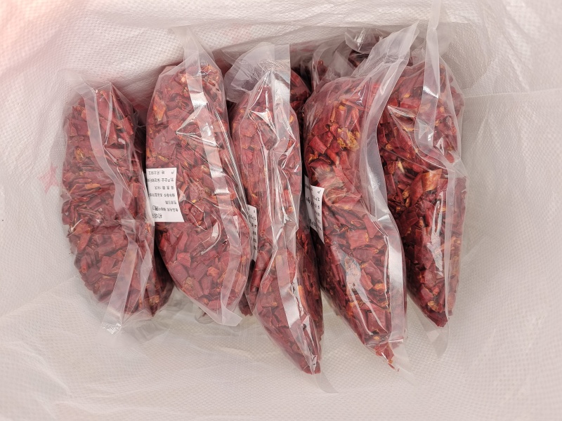 去籽辣椒段辣度中辣，一斤小包装系列《椒万农食品》