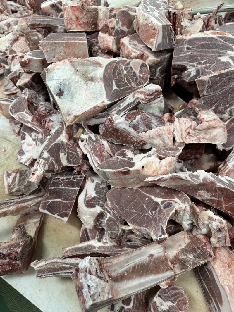 羊切块，全都是满肉，全国发货，货源稳定手续齐全需要联系