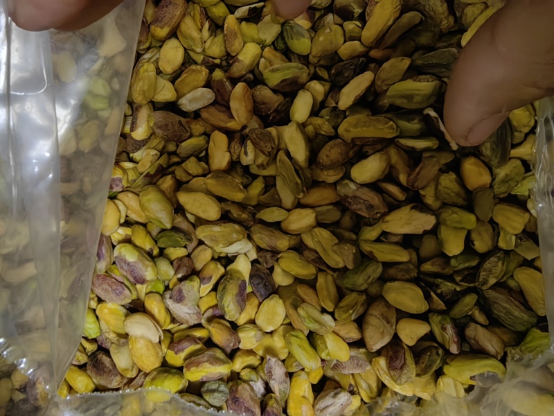 开心果仁生料整个杯半颗粒。