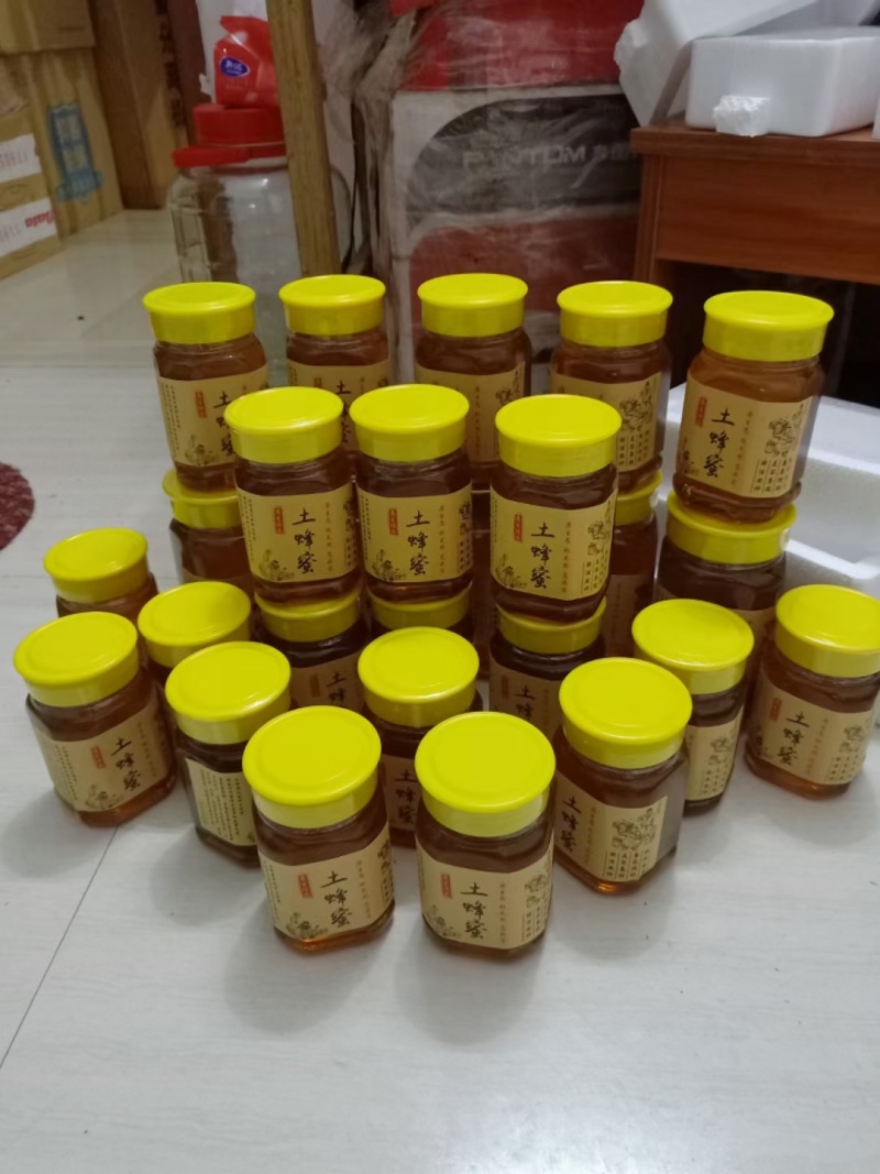 纯中华土蜂蜜，鸭脚木蜜