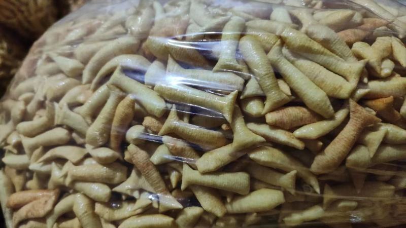河北邯郸膨化食品妙脆角苦荞片波朗酥小鸭小鱼零食大量供应