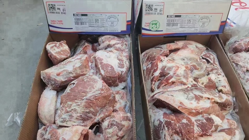 大块牛腿肉牛腿肉瘦度好，适合用来做酱牛肉和卤牛肉1111