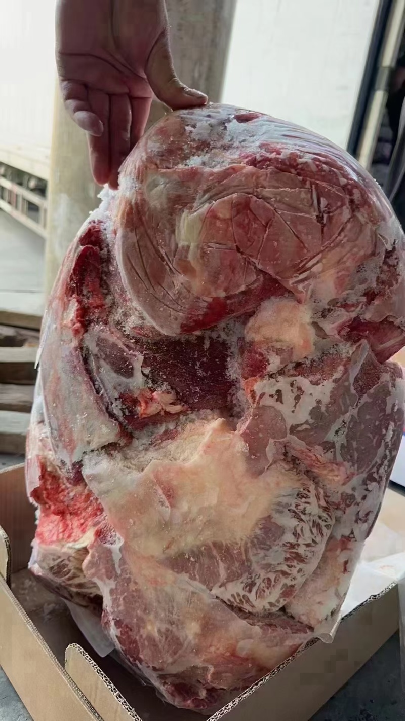 大块牛腿肉牛腿肉瘦度好，适合用来做酱牛肉和卤牛肉1111