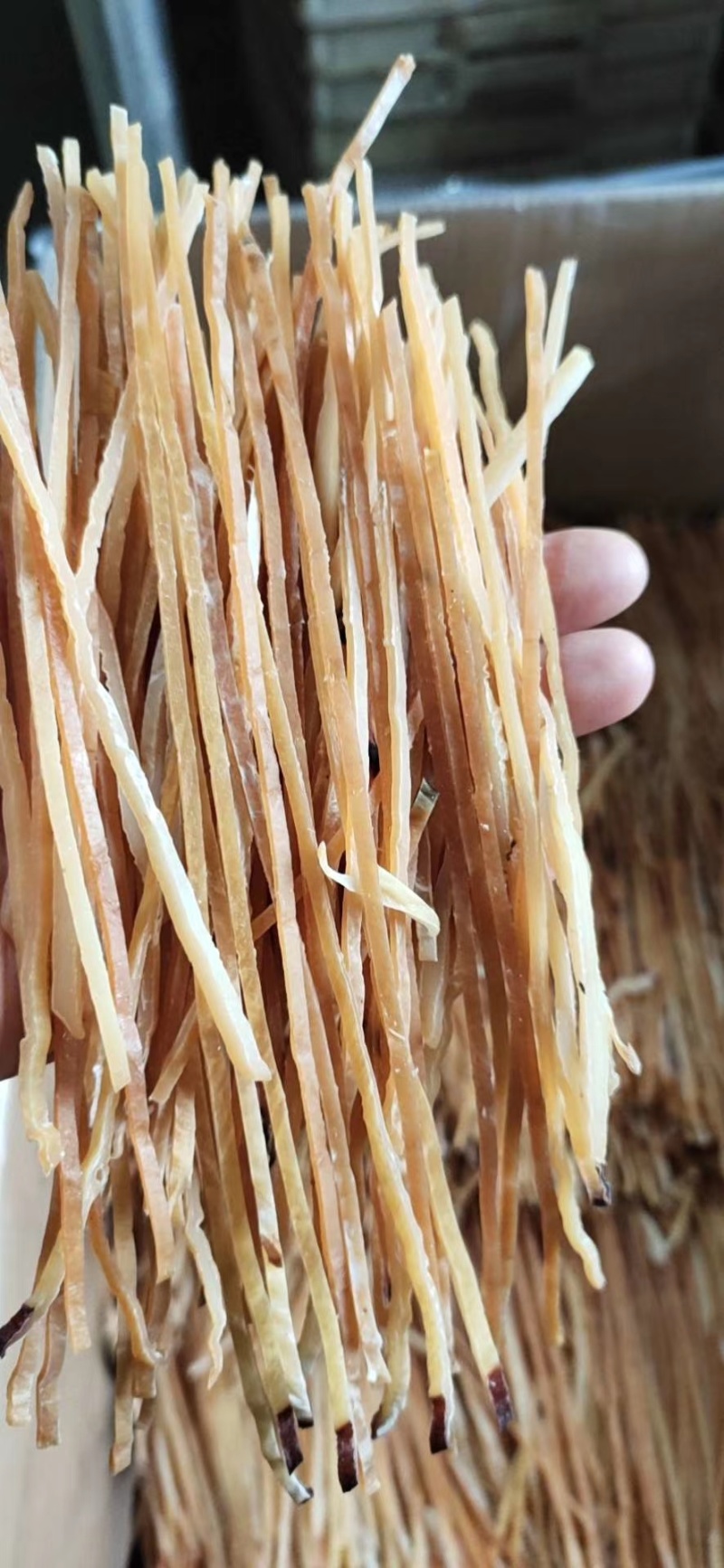 鱿鱼丝，淡干，干度好质量好，大量现货加工，支持定制加工。