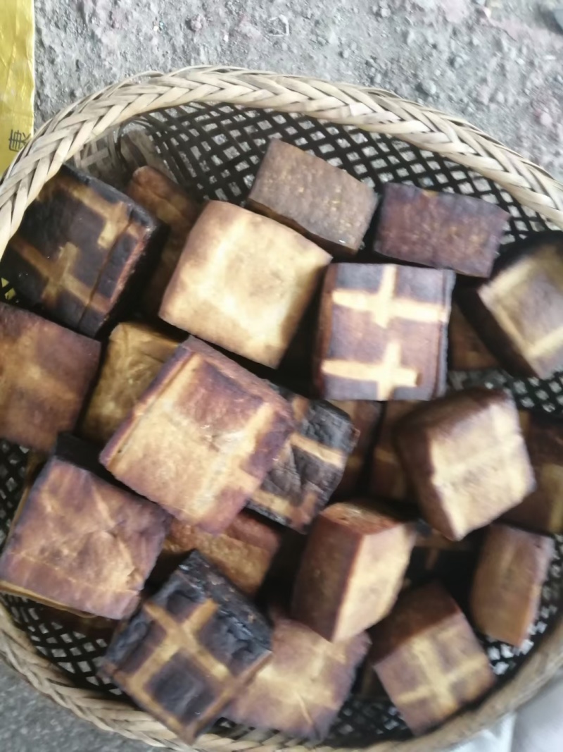 腊肉香肠酸菜干豆腐豆皮炸辣椒
