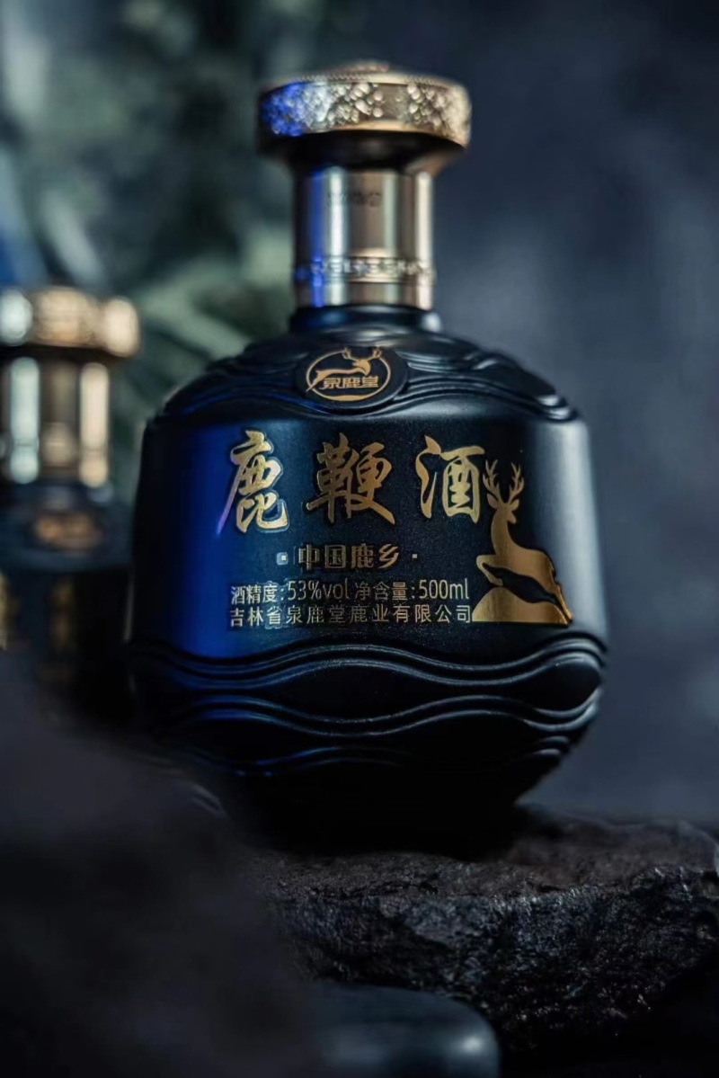 五福鹿酒、一套5瓶共5种酒，高端大气。送礼有面儿