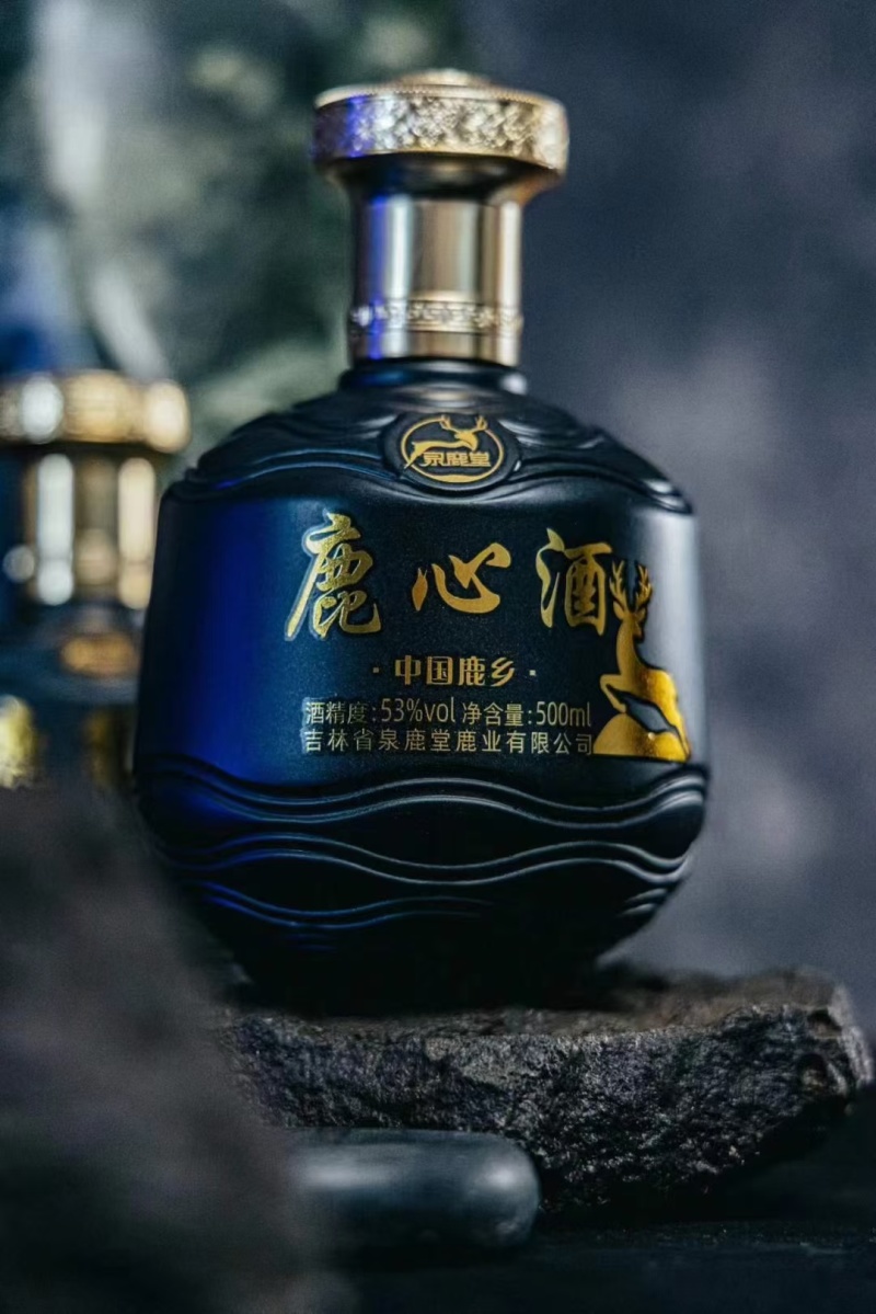 五福鹿酒、一套5瓶共5种酒，高端大气。送礼有面儿