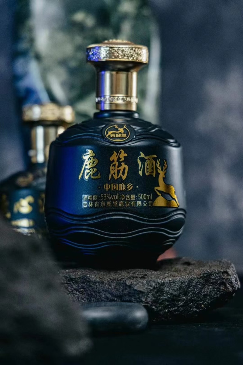 五福鹿酒、一套5瓶共5种酒，高端大气。送礼有面儿