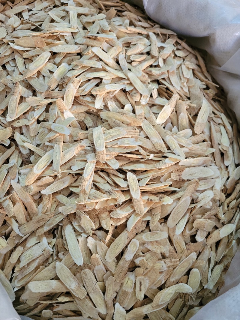 黄芪瓜子片压片甘肃产地货源大货供应山东七彩百草中药材批