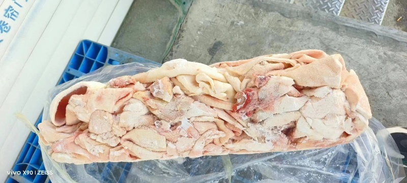 肉鸡鸡腿碎皮