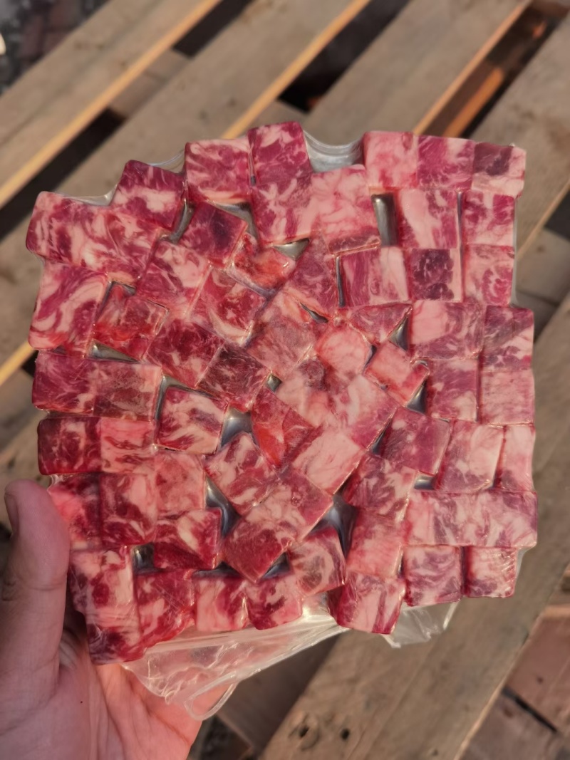 大量稳定供应澳洲和牛雪花肉粒花纹好口感奶香味足烤肉，中餐