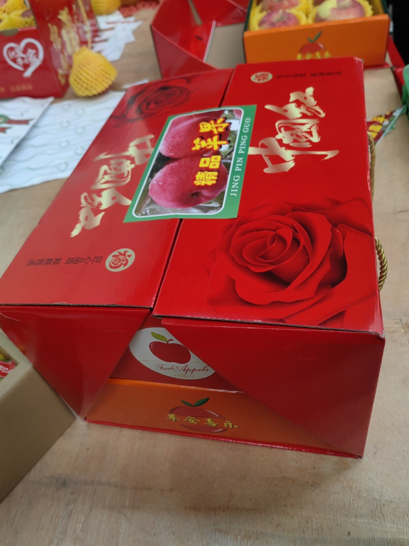 精品新年各种礼盒，货源充足产地直发，欢迎选购