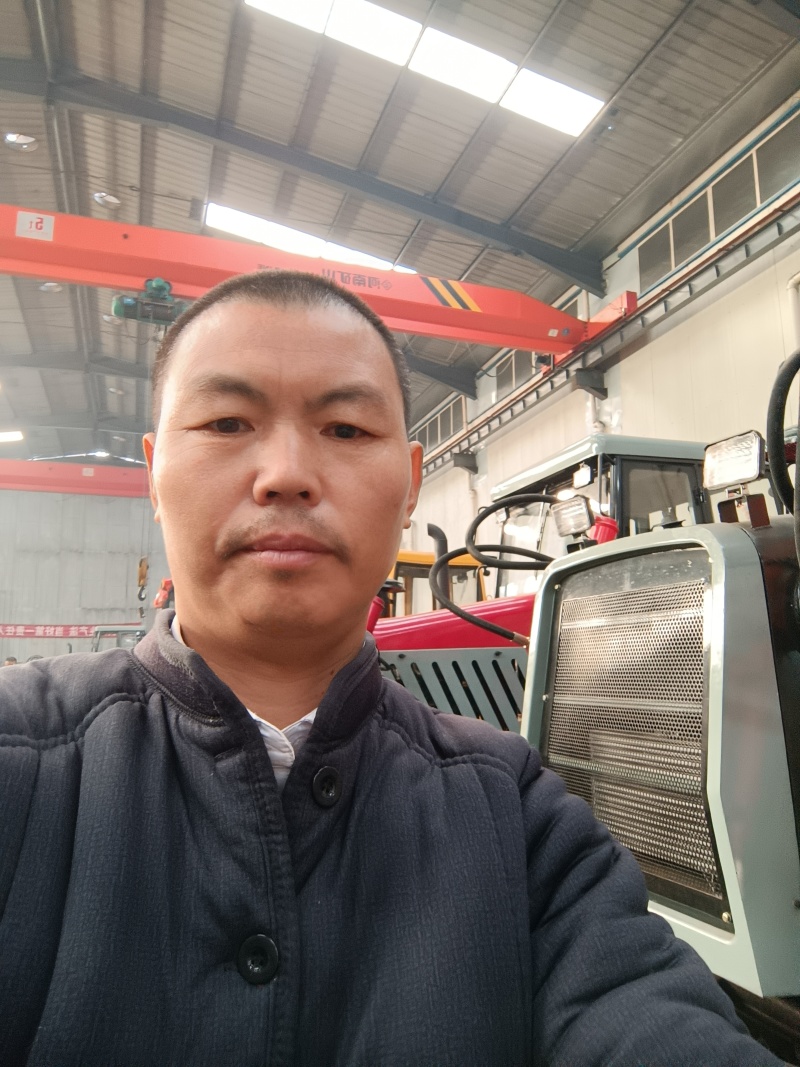 东方红牌履带式推土机