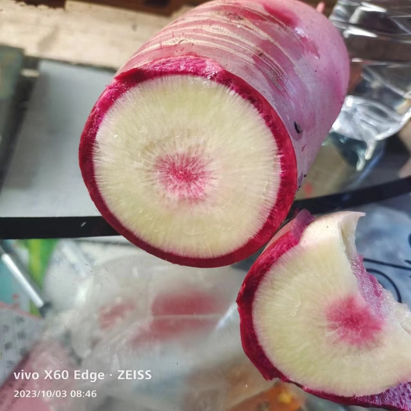 冰淇淋萝卜又脆又甜口感好欢迎各位客户光临