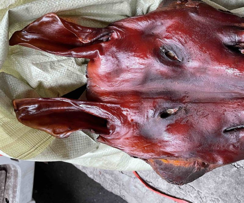 【腊肉】烟熏带骨干腊猪头（腊肉香肠源头工厂一手货源）