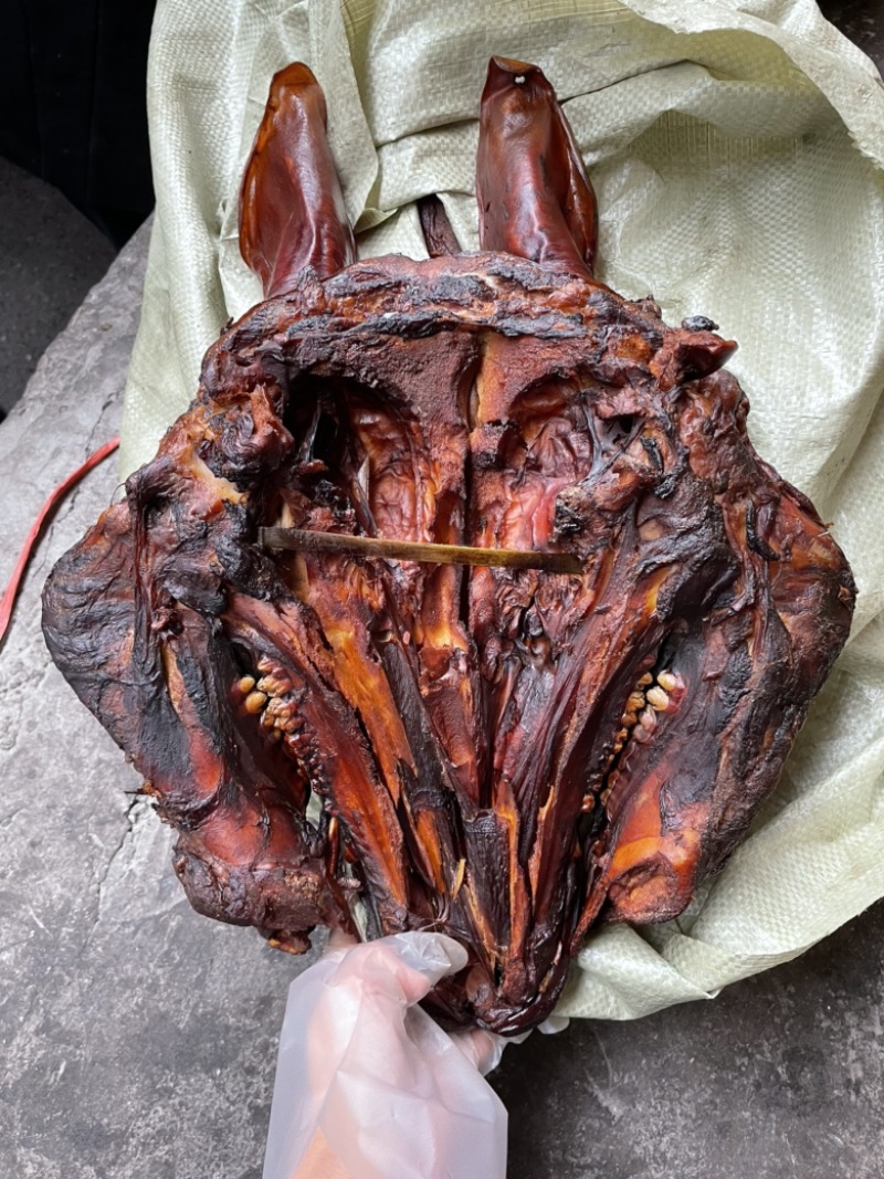【腊肉】烟熏带骨干腊猪头（腊肉香肠源头工厂一手货源）