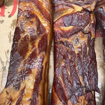 便宜五花腊肉，三角腊排，精品寸排，常年现货